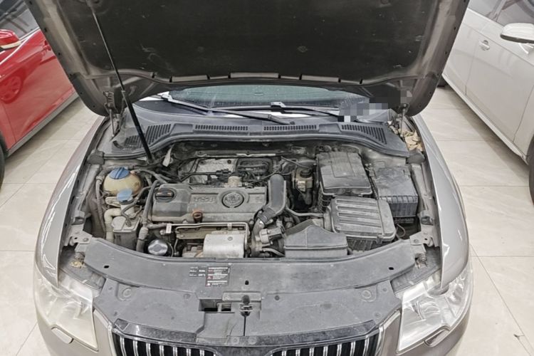 Used Skoda Superb 2010 1.4 TSI DSG Elegant Edition Engine Bay