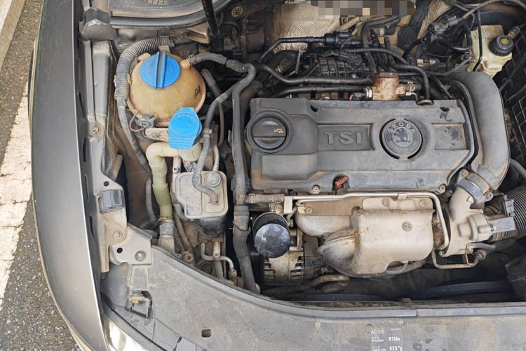 Used Skoda Superb 2010 1.4 TSI DSG Zhiya Edition Engine Bay Right