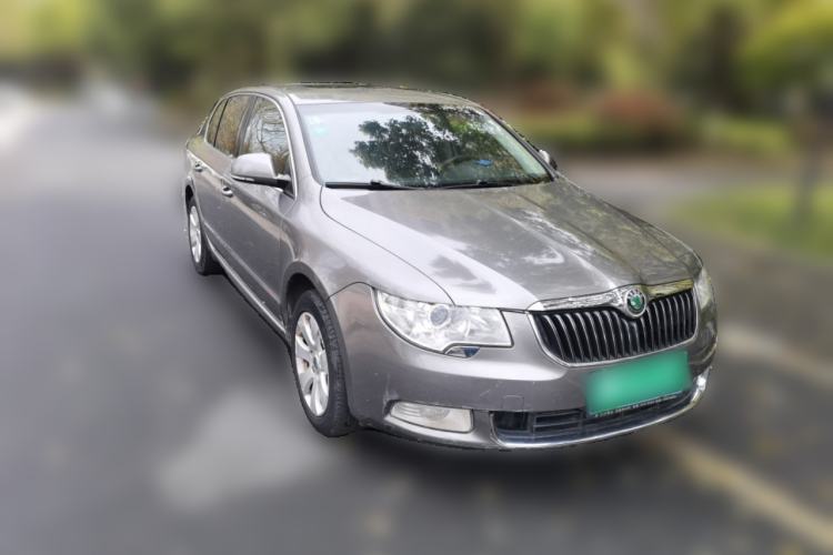 Used Skoda Superb 2010 1.4 TSI Manual Luxury Edition Front Right 45 Deg