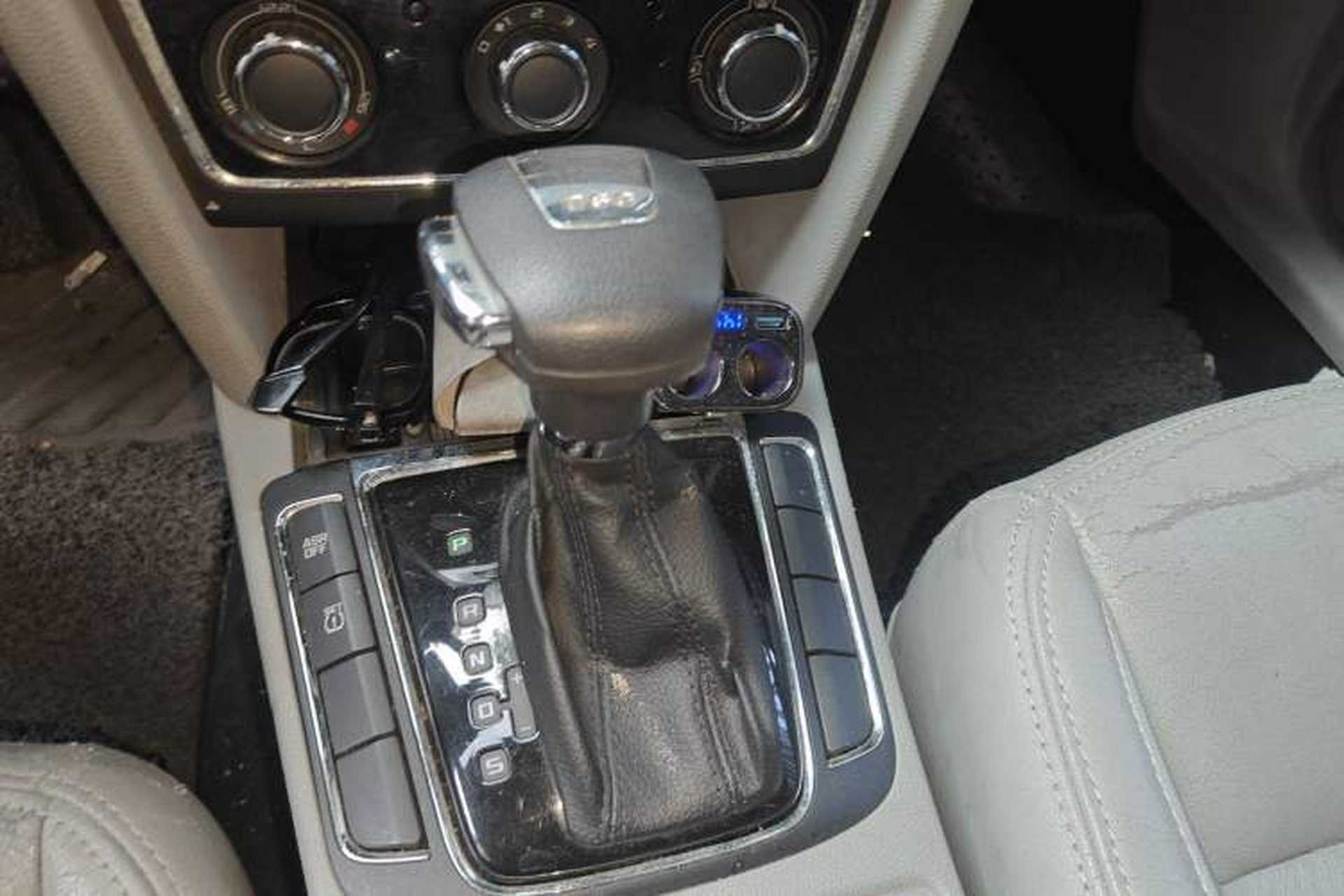 Used Skoda Superb 2010 1.4 TSI DSG Elegant Edition Gear Lever