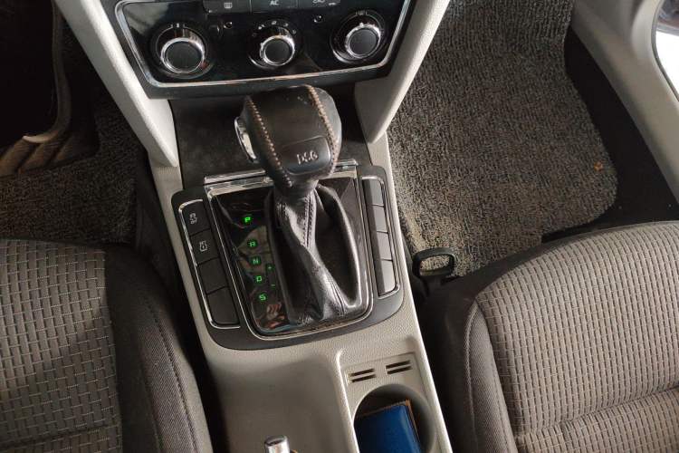Used Skoda Superb 2010 1.4 TSI DSG Zhiya Edition Gear Lever