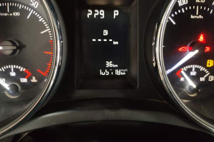 Used Skoda Superb 2010 1.4 TSI DSG Zhiya Edition Odometer Close Up