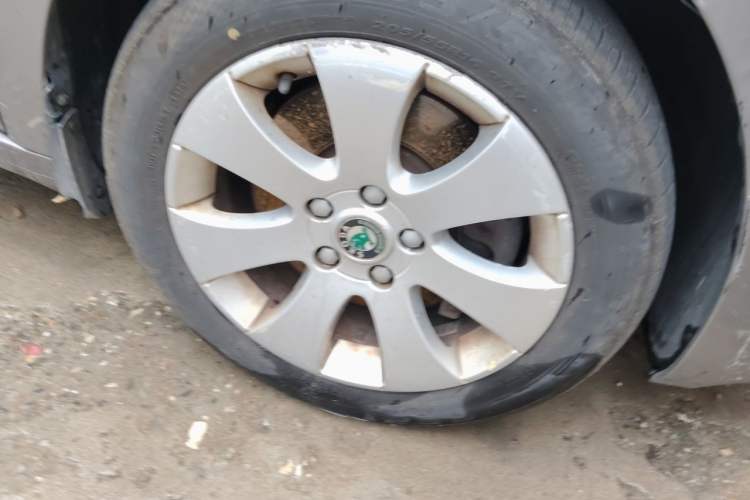 Used Skoda Superb 2010 1.4 TSI DSG Zhiya Edition Right Front Wheel Hub