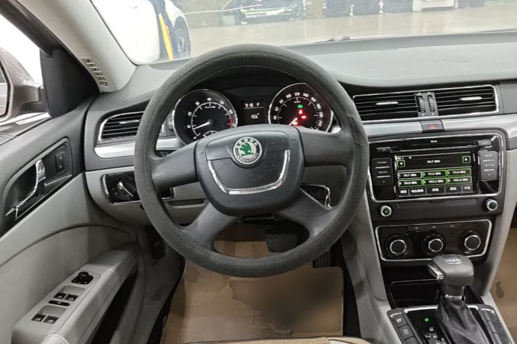Used Skoda Superb 2010 1.4 TSI DSG Elegant Edition Steering Wheel