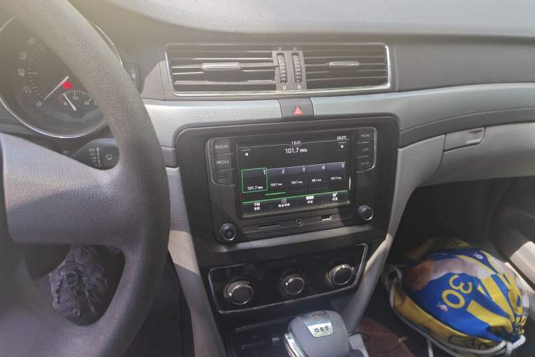 Used Skoda Superb 2010 1.4 TSI DSG Zhiya Edition Audio And AC Panel
