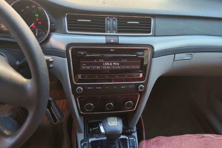Used Skoda Superb 2010 1.4 TSI DSG Zhiya Edition Audio And AC Panel
