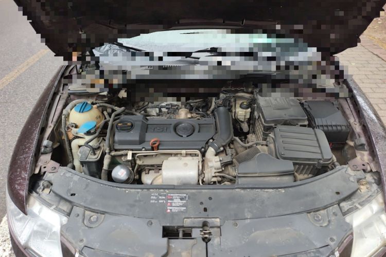 Used Skoda Superb 2010 1.4 TSI DSG Elegant Edition Engine Bay