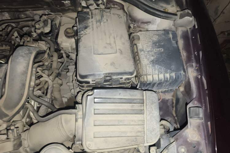 Used Skoda Superb 2010 1.4 TSI DSG Elegant Edition Engine Bay Left