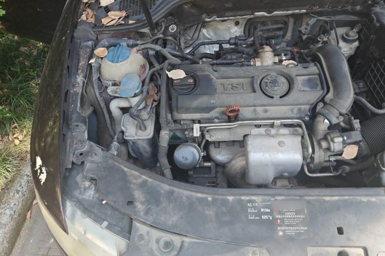 Used Skoda Superb 2010 1.4 TSI DSG Zhiya Edition Engine Bay Right