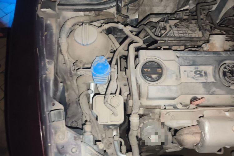 Used Skoda Superb 2010 1.4 TSI DSG Elegant Edition Engine Bay Right