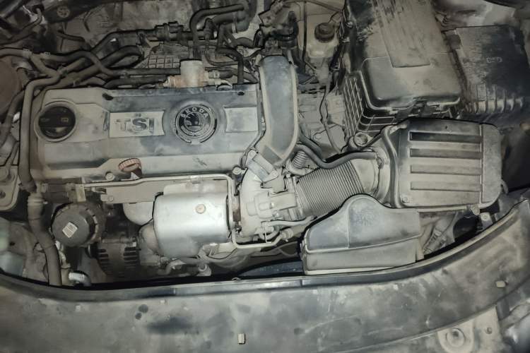 Used Skoda Superb 2010 1.4 TSI DSG Elegant Edition Engine Bay
