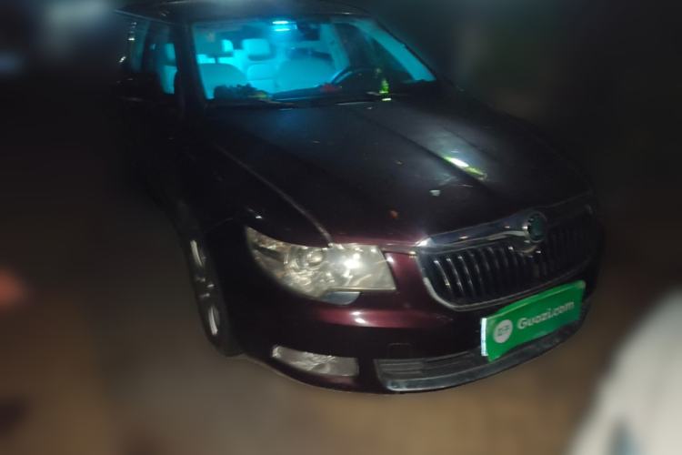Used Skoda Superb 2010 1.4 TSI DSG Elegant Edition Front Right 45 Deg