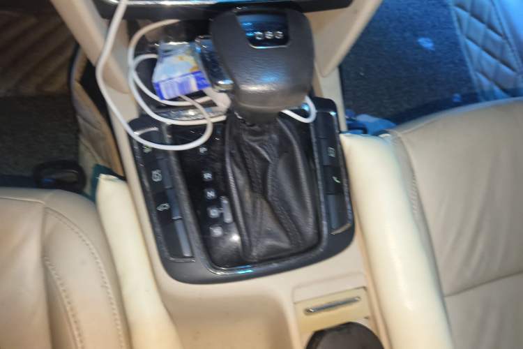 Used Skoda Superb 2010 1.4 TSI DSG Elegant Edition Gear Lever