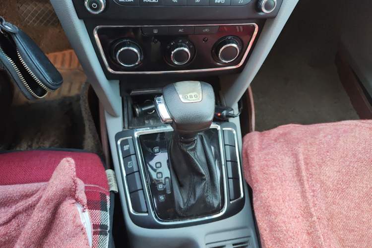 Used Skoda Superb 2010 1.4 TSI DSG Zhiya Edition Gear Lever