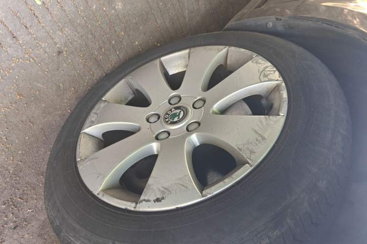Used Skoda Superb 2010 1.4 TSI DSG Zhiya Edition Right Front Wheel Hub