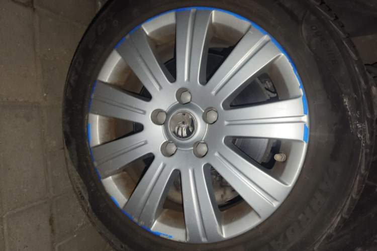 Used Skoda Superb 2010 1.4 TSI DSG Elegant Edition Right Front Wheel Hub