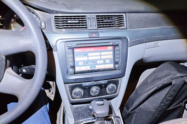 Used Skoda Superb 2010 1.4 TSI DSG Zhiya Edition Audio And AC Panel