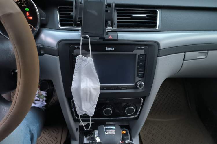 Used Skoda Superb 2010 1.4 TSI DSG Zhiya Edition Audio And AC Panel