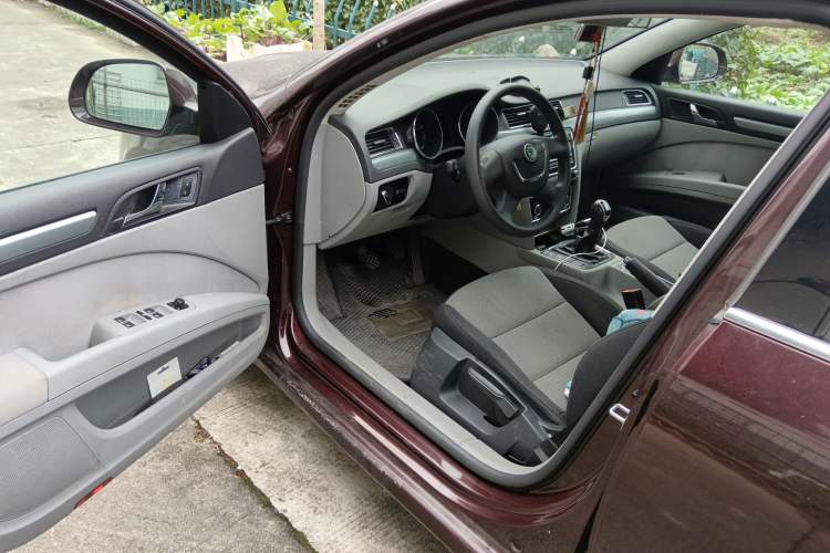 Used Skoda Superb 2010 1.4 TSI Manual Luxury Edition Driver Seat