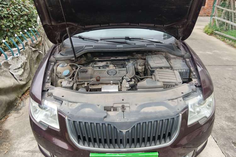 Used Skoda Superb 2010 1.4 TSI Manual Luxury Edition Engine Bay
