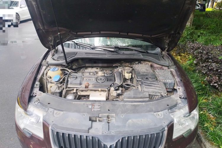 Used Skoda Superb 2010 1.4 TSI DSG Elegant Edition Engine Bay