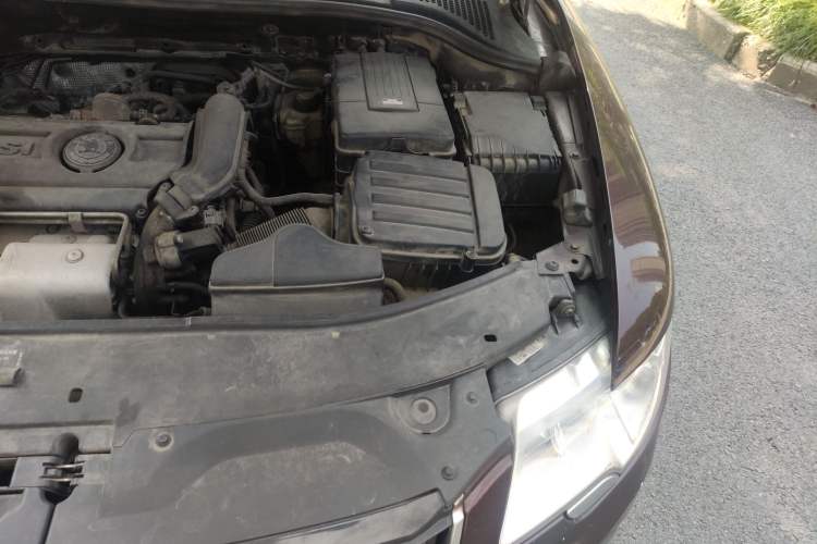 Used Skoda Superb 2010 1.4 TSI DSG Elegant Edition Engine Bay Left