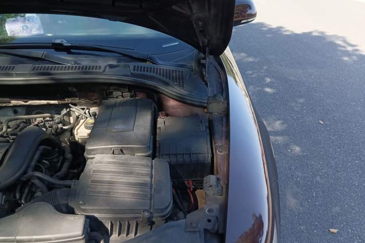 Used Skoda Superb 2010 1.4 TSI DSG Elegant Edition Engine Bay Left