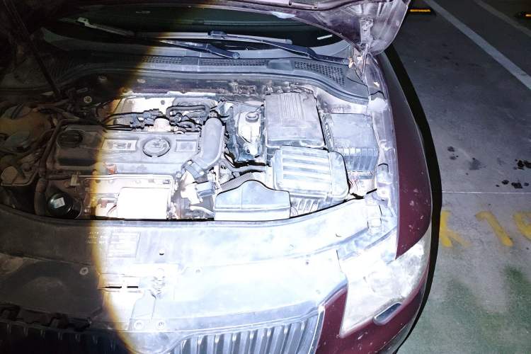 Used Skoda Superb 2010 1.4 TSI DSG Zhiya Edition Engine Bay Left