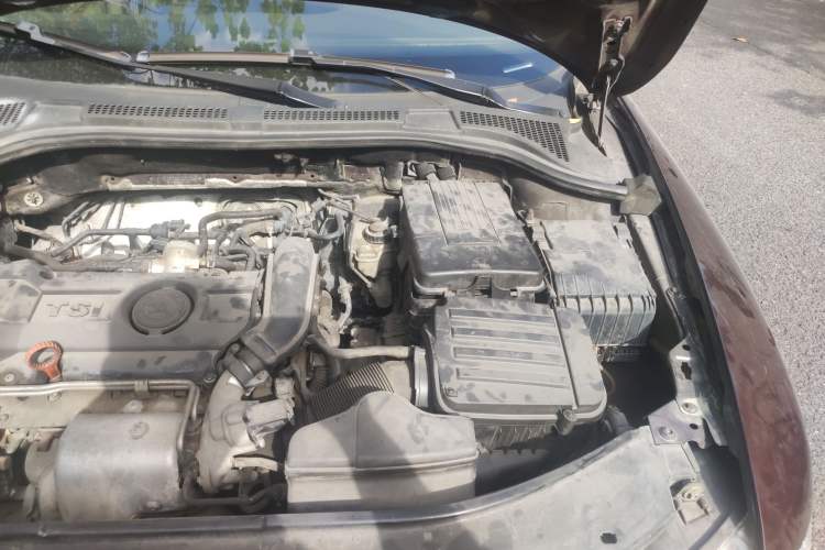 Used Skoda Superb 2010 1.4 TSI DSG Elegant Edition Engine Bay Left