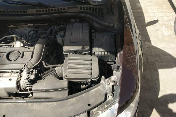 Used Skoda Superb 2010 1.4 TSI DSG Elegant Edition Engine Bay Left
