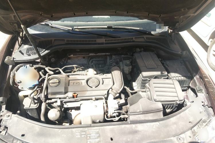 Used Skoda Superb 2010 1.4 TSI DSG Elegant Edition Engine Bay