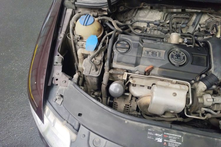 Used Skoda Superb 2010 1.4 TSI DSG Elegant Edition Engine Bay Right