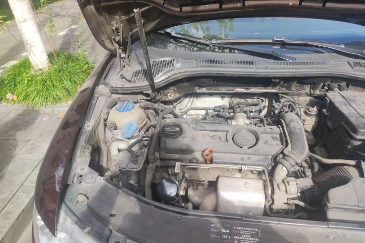 Used Skoda Superb 2010 1.4 TSI DSG Elegant Edition Engine Bay Right