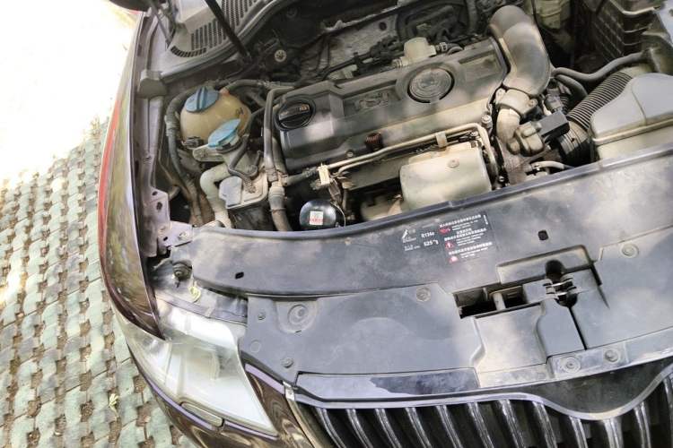 Used Skoda Superb 2010 1.4 TSI DSG Elegant Edition Engine Bay Right
