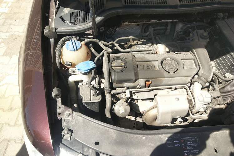 Used Skoda Superb 2010 1.4 TSI DSG Elegant Edition Engine Bay Right