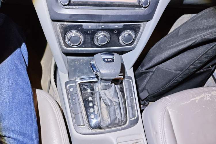 Used Skoda Superb 2010 1.4 TSI DSG Zhiya Edition Gear Lever