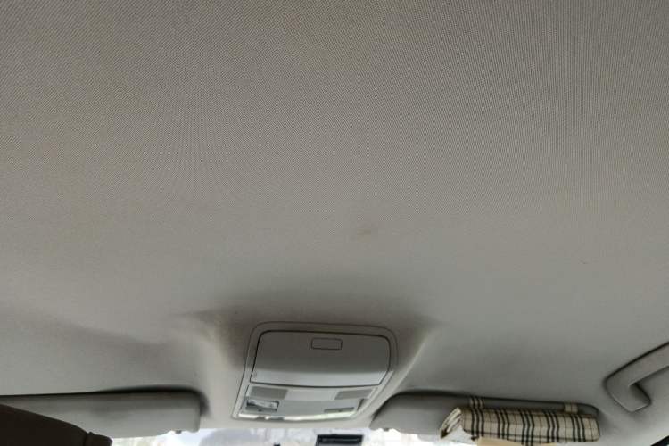 Used Skoda Superb 2010 1.4 TSI Manual Luxury Edition Headliner