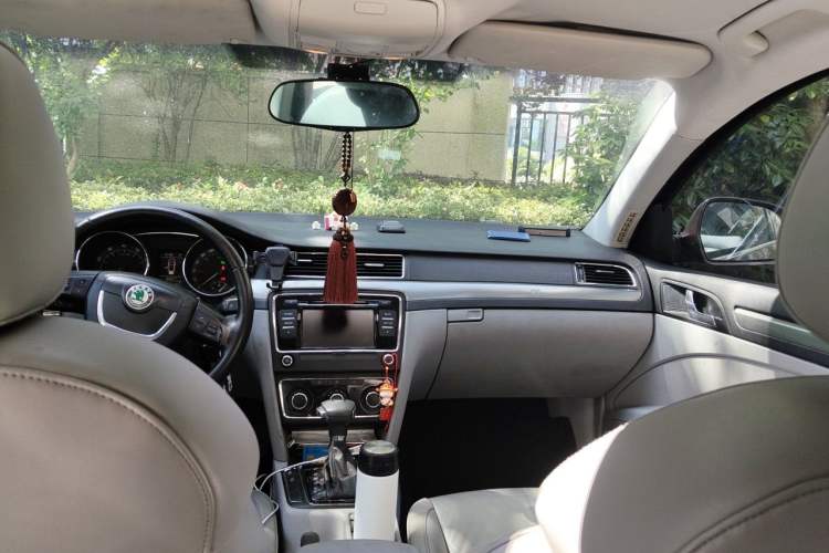 Used Skoda Superb 2010 1.4 TSI DSG Elegant Edition Headliner