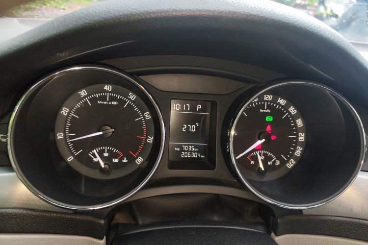 Used Skoda Superb 2010 1.4 TSI DSG Elegant Edition Instrument Cluster