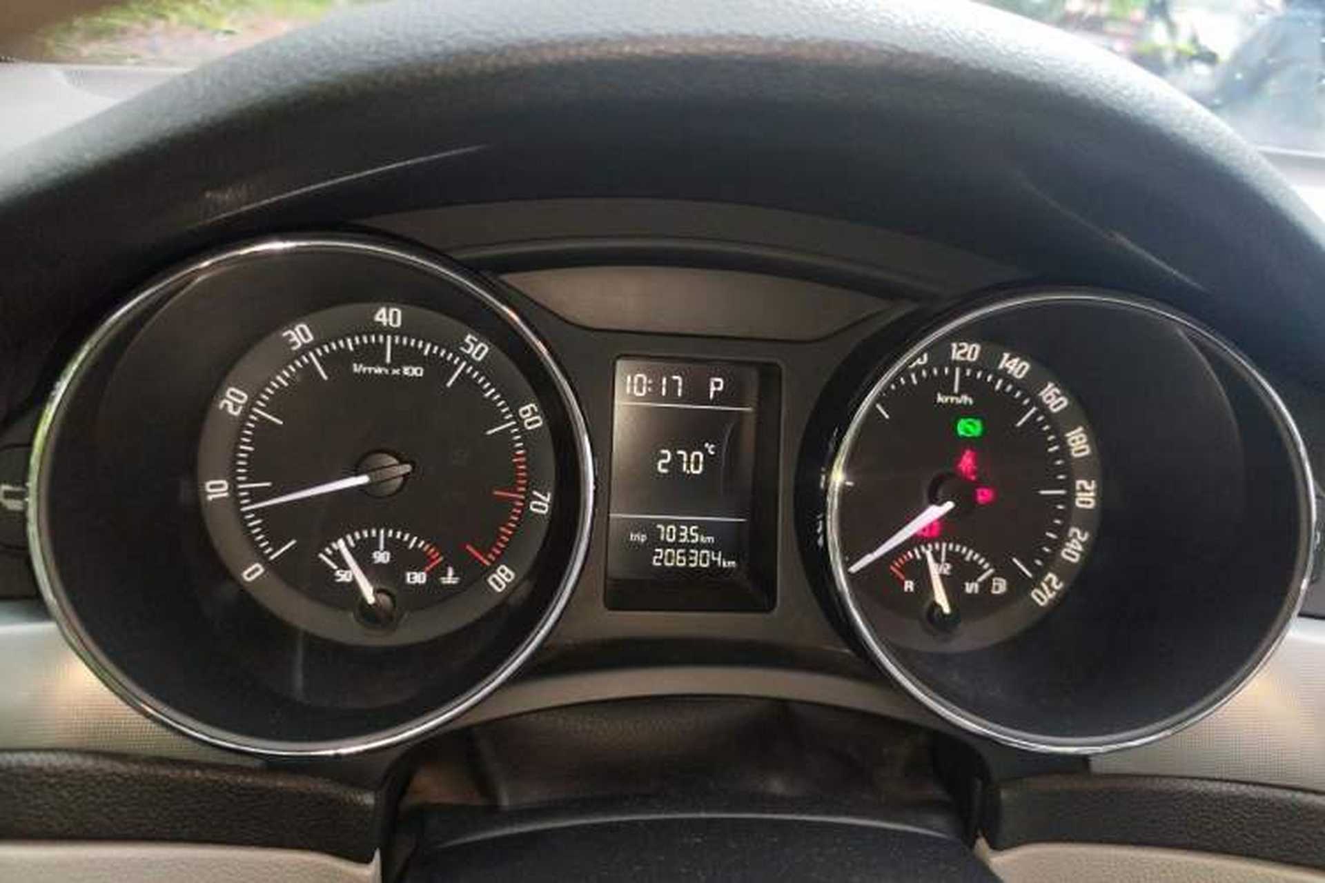 Used Skoda Superb 2010 1.4 TSI DSG Elegant Edition Instrument Cluster
