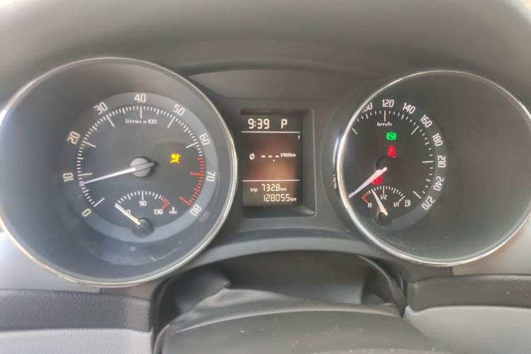 Used Skoda Superb 2010 1.4 TSI DSG Elegant Edition Instrument Cluster