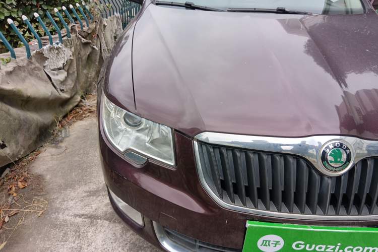 Used Skoda Superb 2010 1.4 TSI Manual Luxury Edition Right Front Headlight