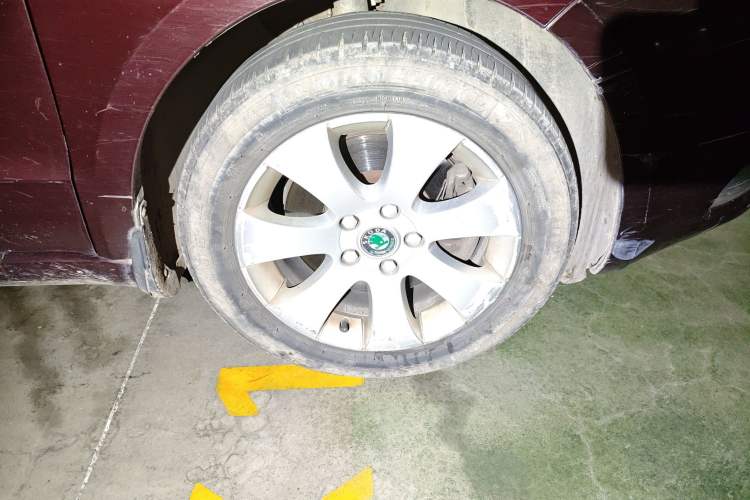Used Skoda Superb 2010 1.4 TSI DSG Zhiya Edition Right Front Wheel Hub