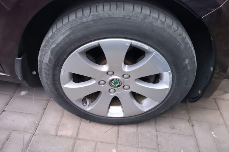 Used Skoda Superb 2010 1.4 TSI DSG Zhiya Edition Right Front Wheel Hub