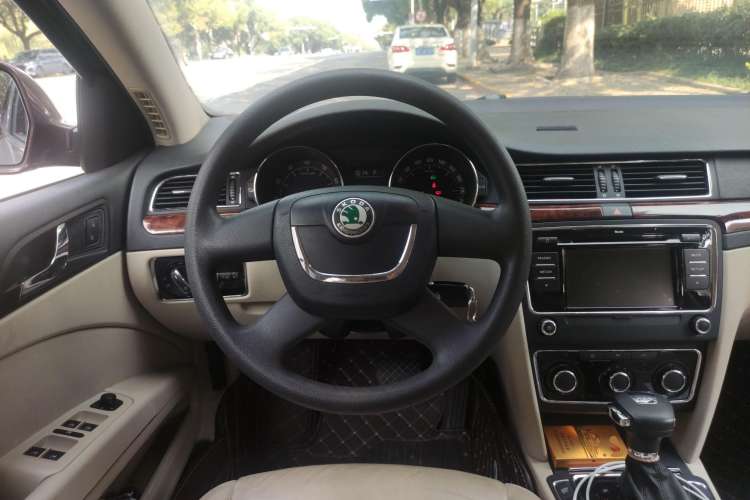 Used Skoda Superb 2010 1.4 TSI DSG Elegant Edition Steering Wheel