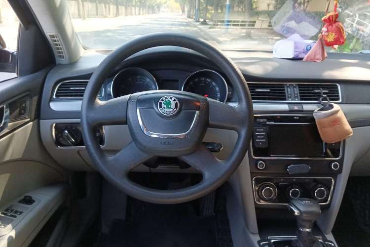 Used Skoda Superb 2010 1.4 TSI DSG Elegant Edition Steering Wheel