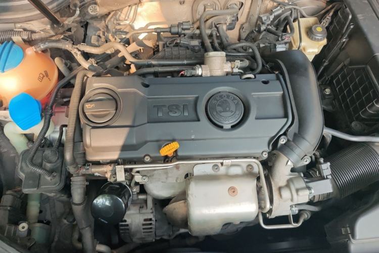 Used Skoda Superb 2010 1.4 TSI DSG Elegant Edition Engine Bay