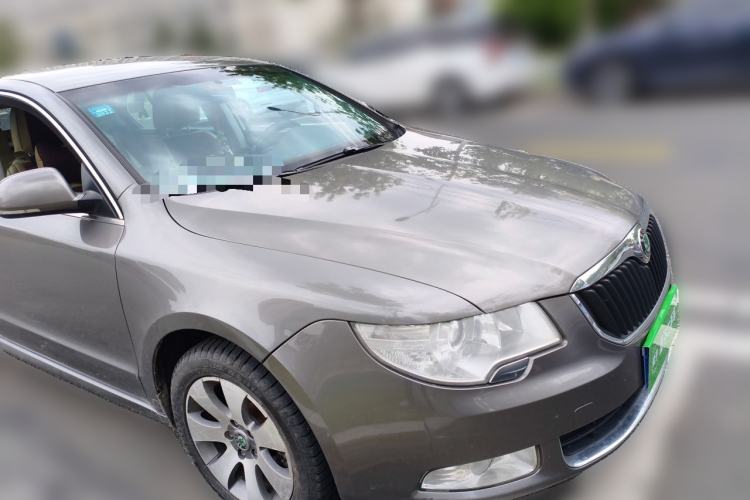 Used Skoda Superb 2010 1.4 TSI Manual Luxury Edition Front Right 45 Deg
