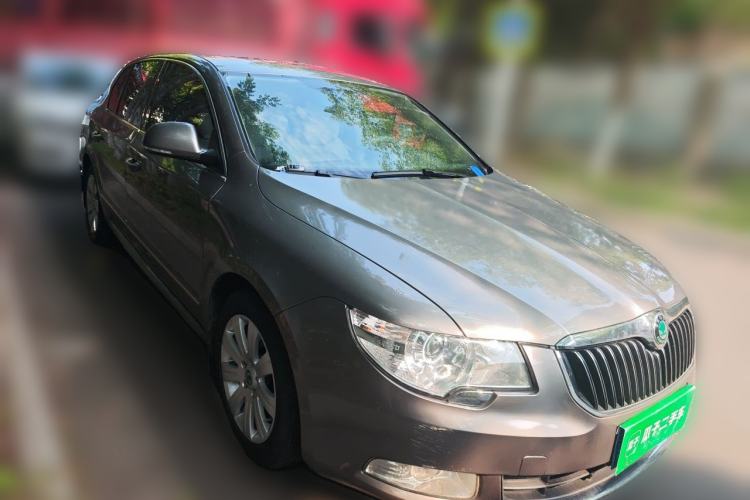 Used Skoda Superb 2010 1.4 TSI DSG Elegant Edition Front Right 45 Deg
