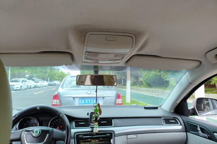 Used Skoda Superb 2010 1.4 TSI Manual Luxury Edition Headliner